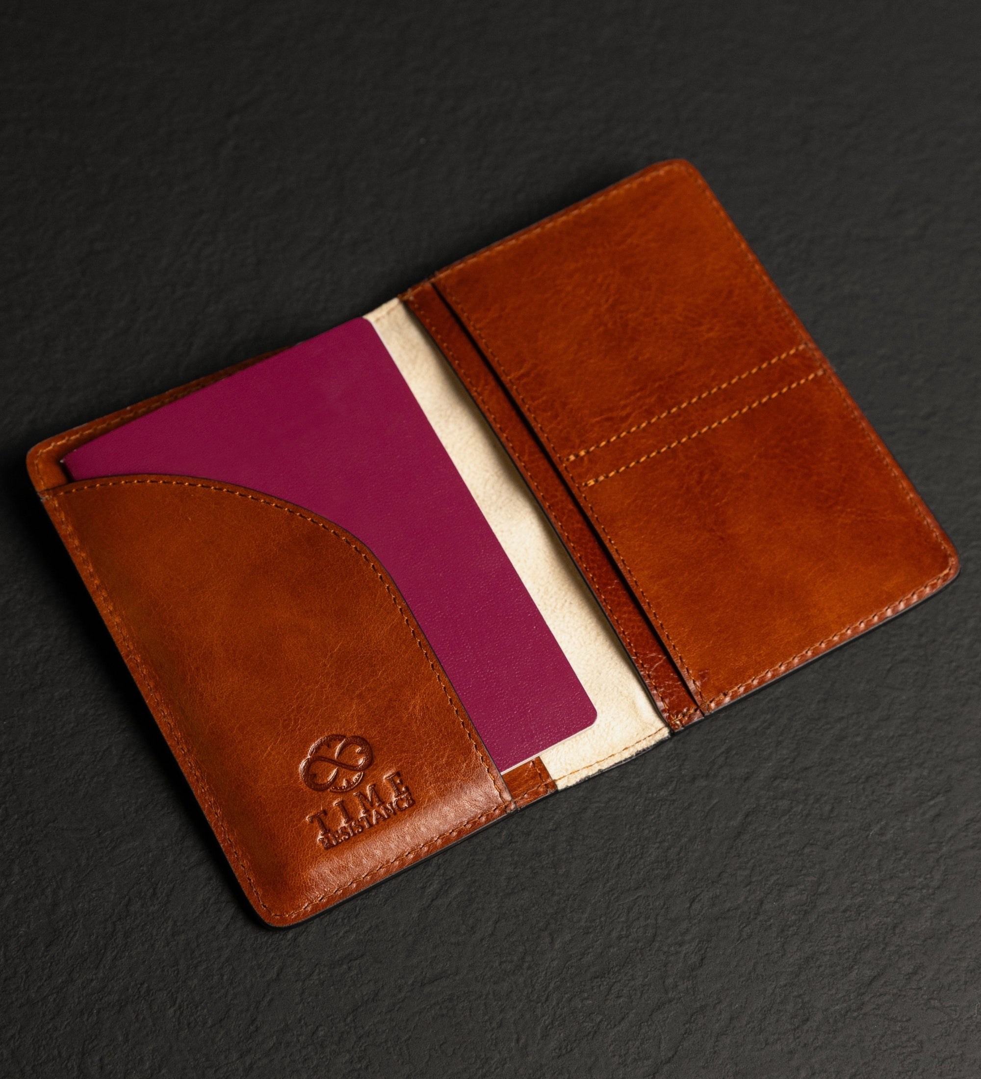 Small Leather Passport Holder for Women - Gulliver's Travels