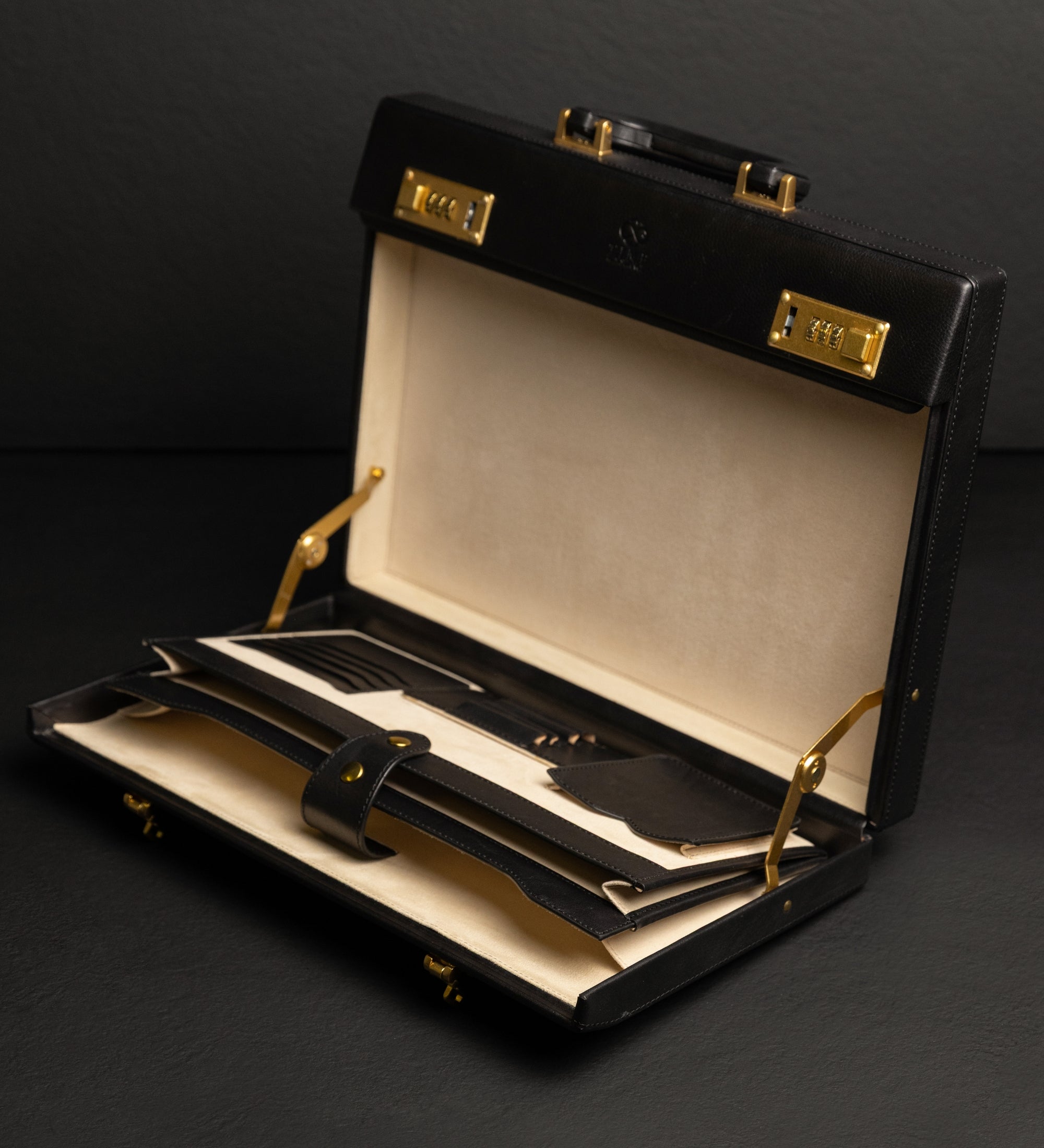 Leather Attaché Case Briefcase - Vendetta
