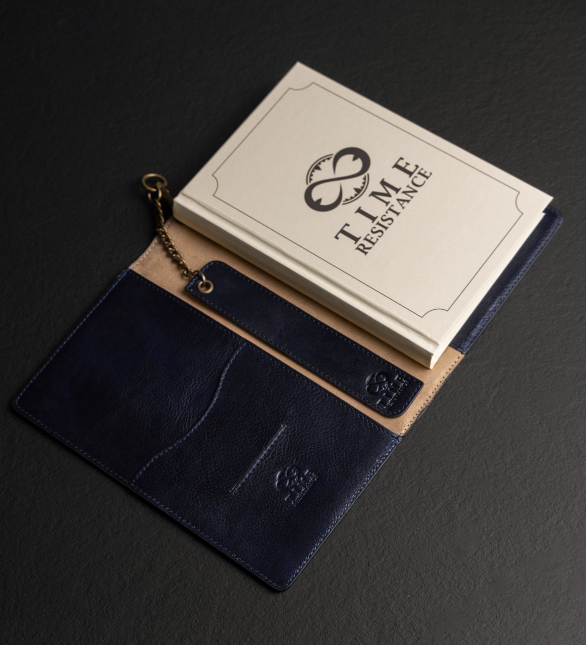 Womens Leather Journal with Refillable A5 Notepad - The Diary of a Nobody