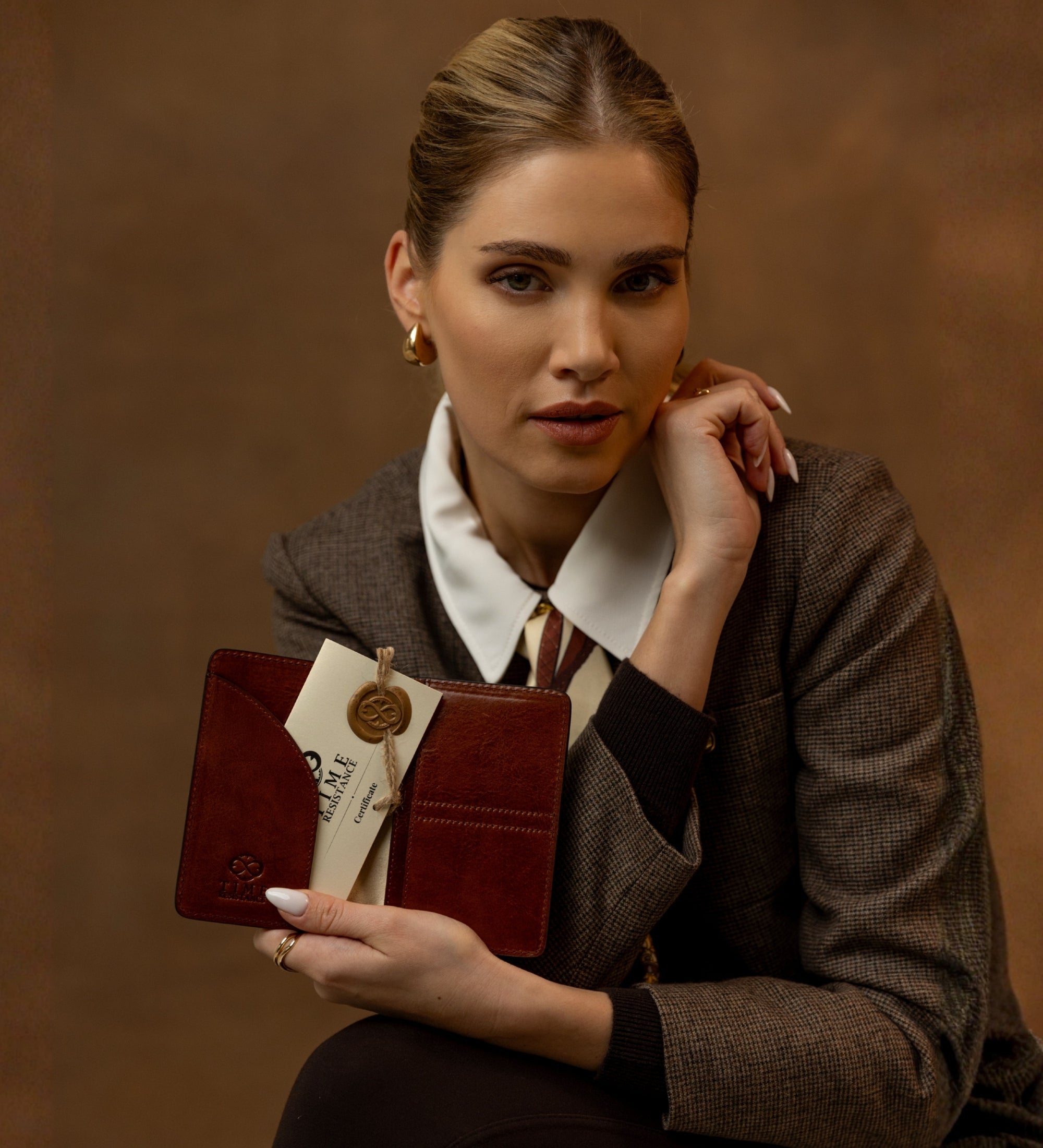 Small Leather Passport Holder for Women - Gulliver's Travels