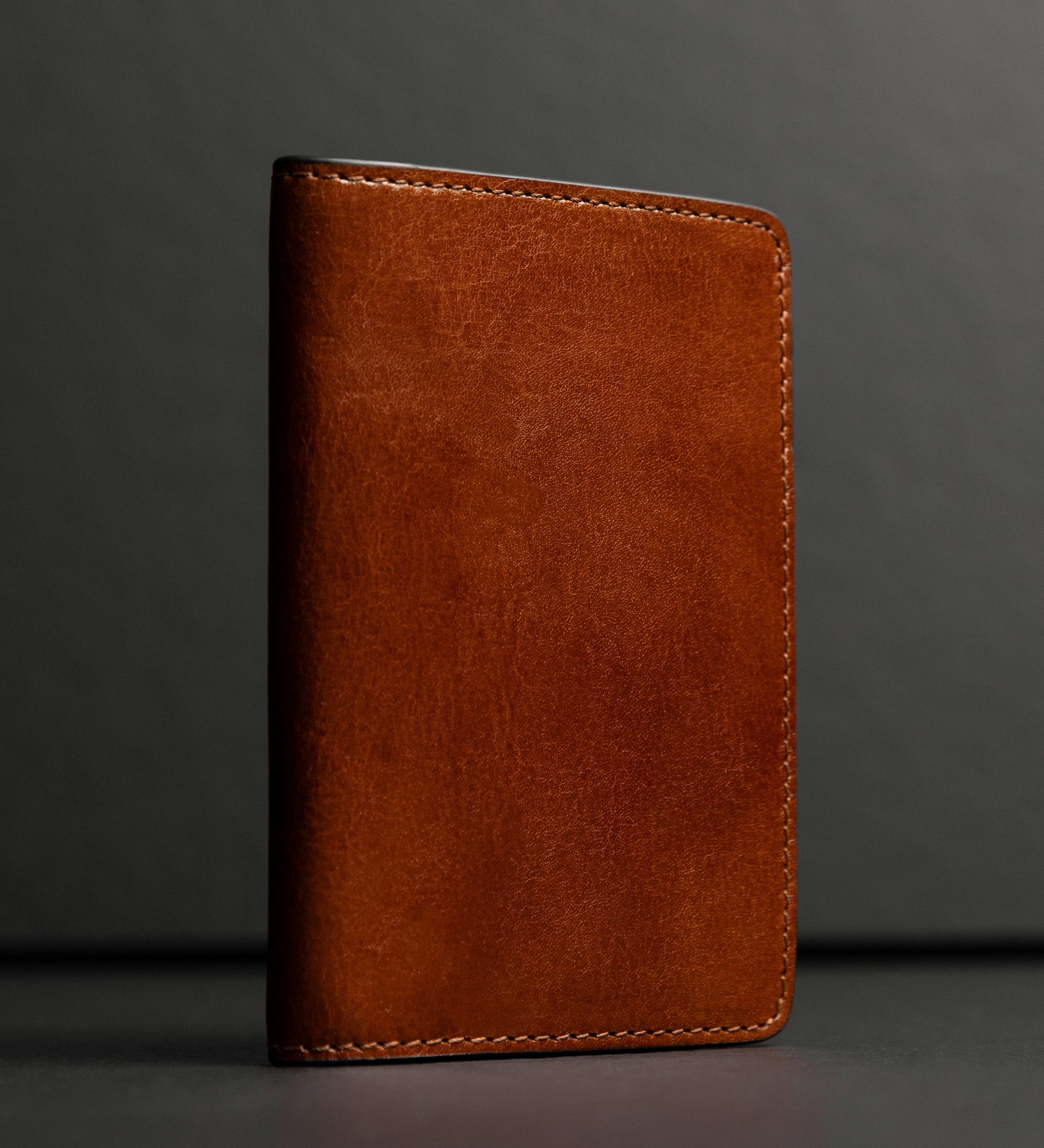 Small Leather Passport Holder for Women - Gulliver's Travels