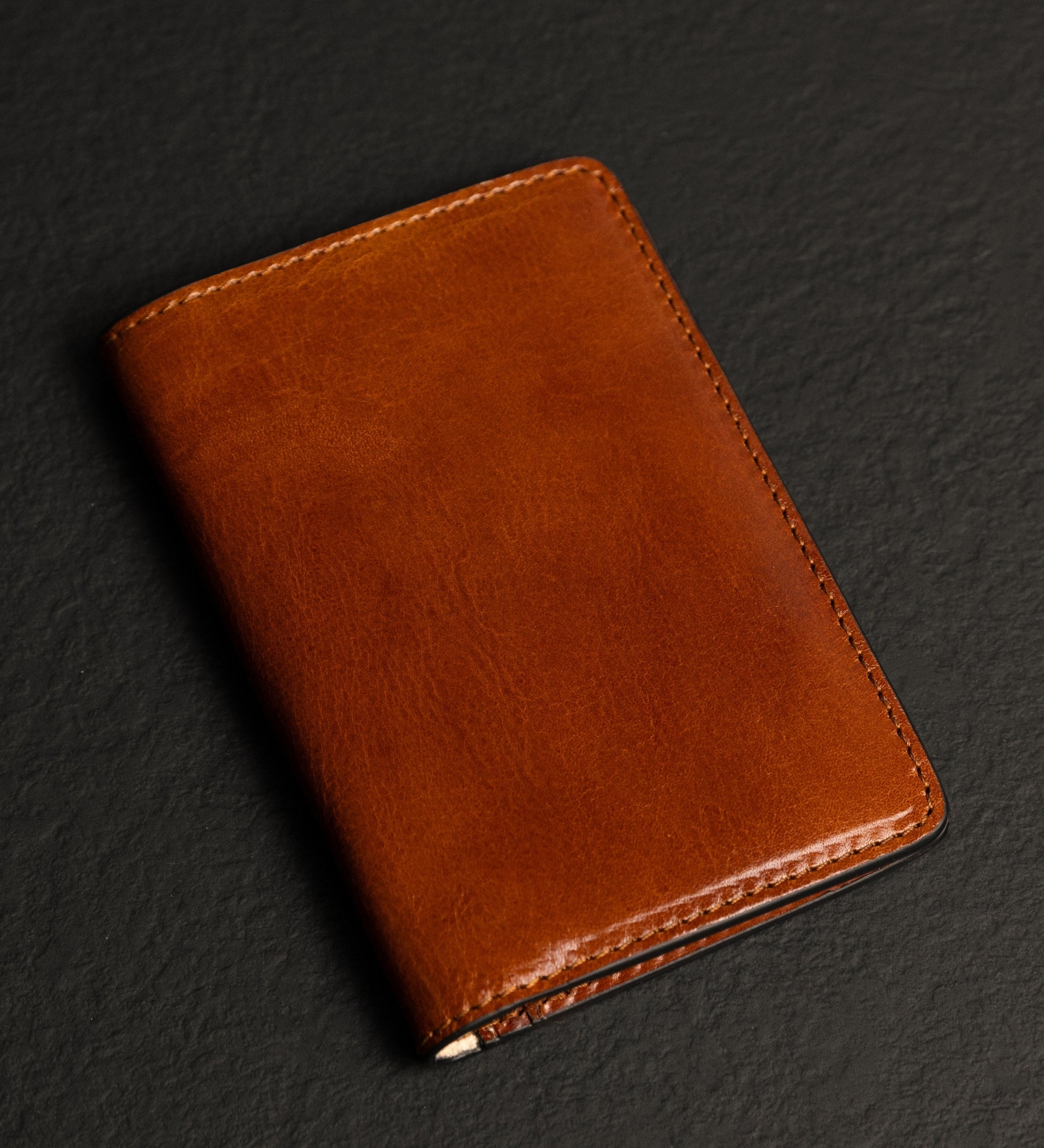 Small Leather Passport Holder for Women - Gulliver's Travels