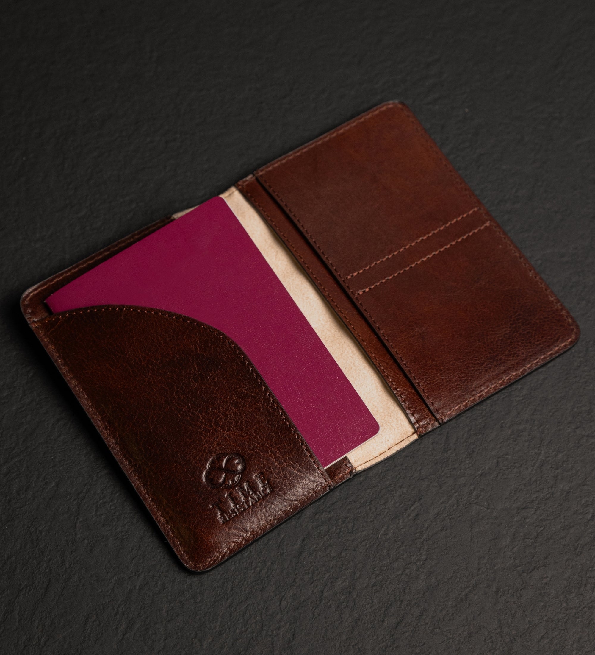 Small Leather Passport Holder for Women - Gulliver's Travels