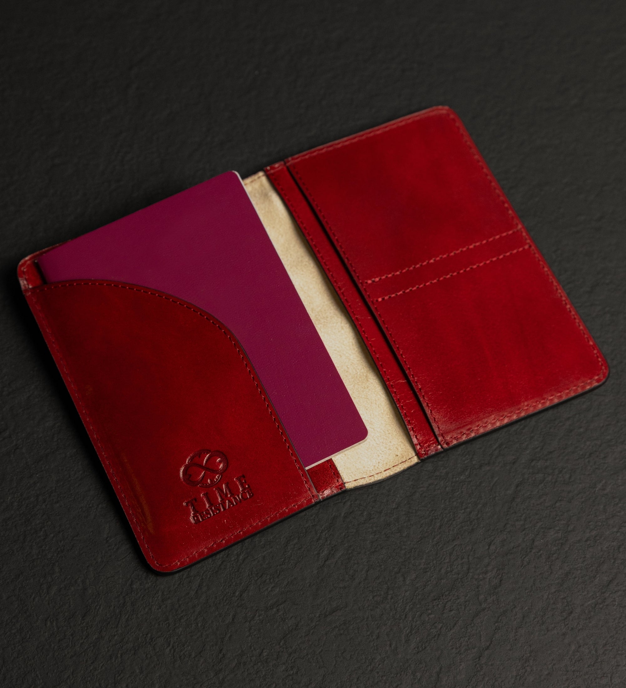 Small Leather Passport Holder for Women - Gulliver's Travels