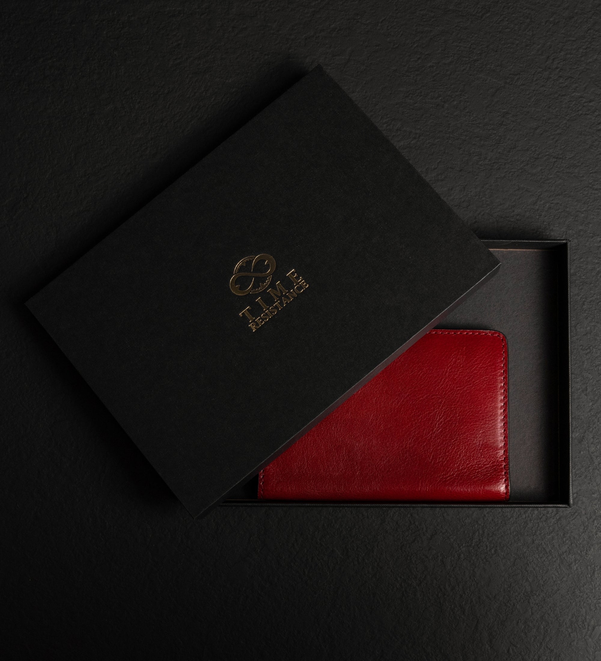 Small Leather Passport Holder for Women - Gulliver's Travels
