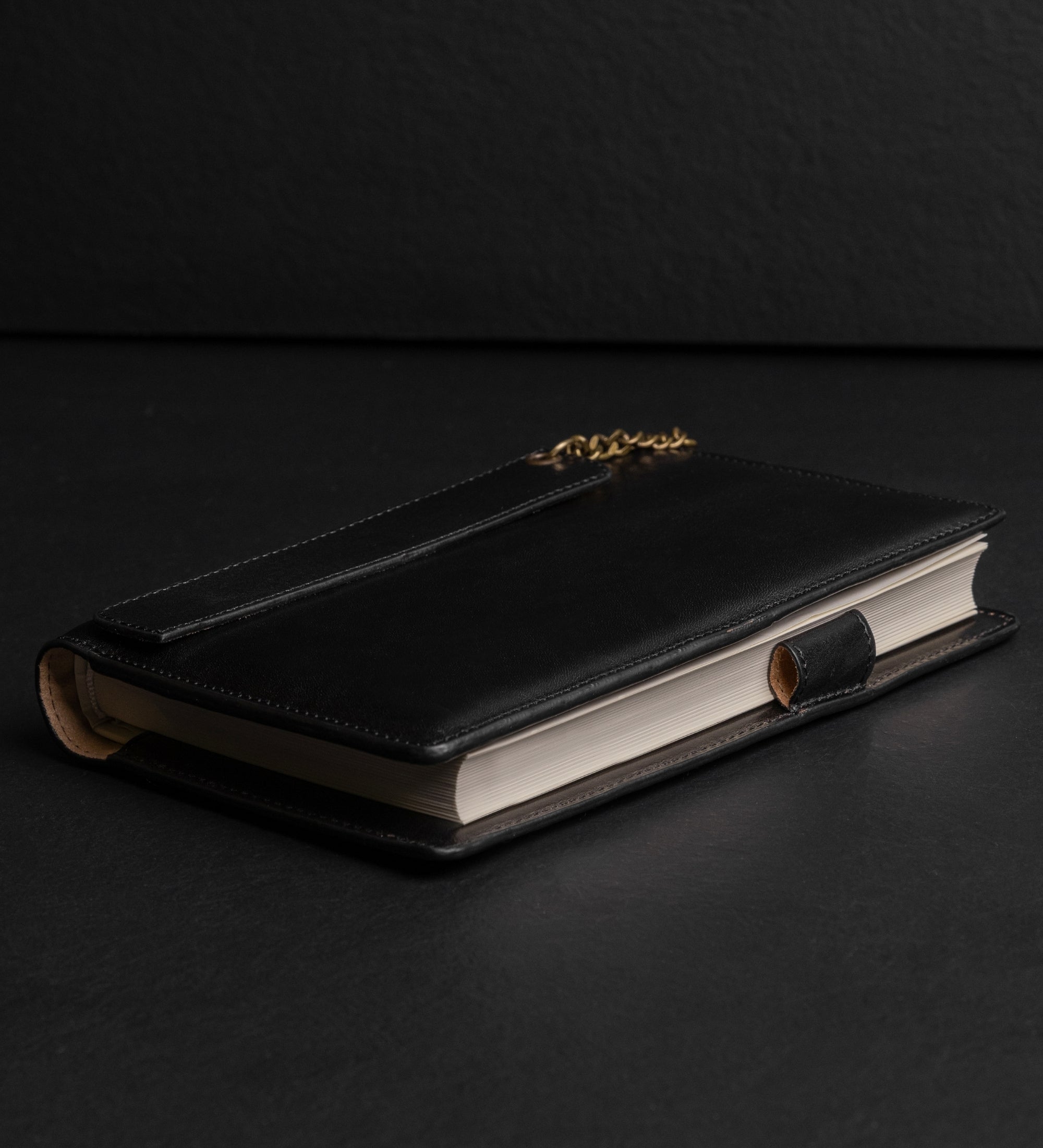 Womens Leather Journal with Refillable A5 Notepad - The Diary of a Nobody